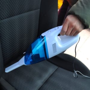 may-hut-bui-xe-o-to-cam-tay-12v-3