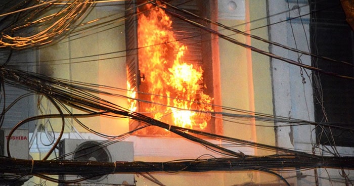 cháy nổ chập điện ngôi nhà